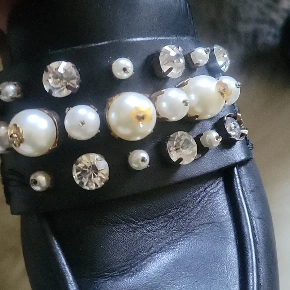 KATE SPADE LEATHER Elegant Black Loafers with Pearl Detailing - Picture 7 of 7
